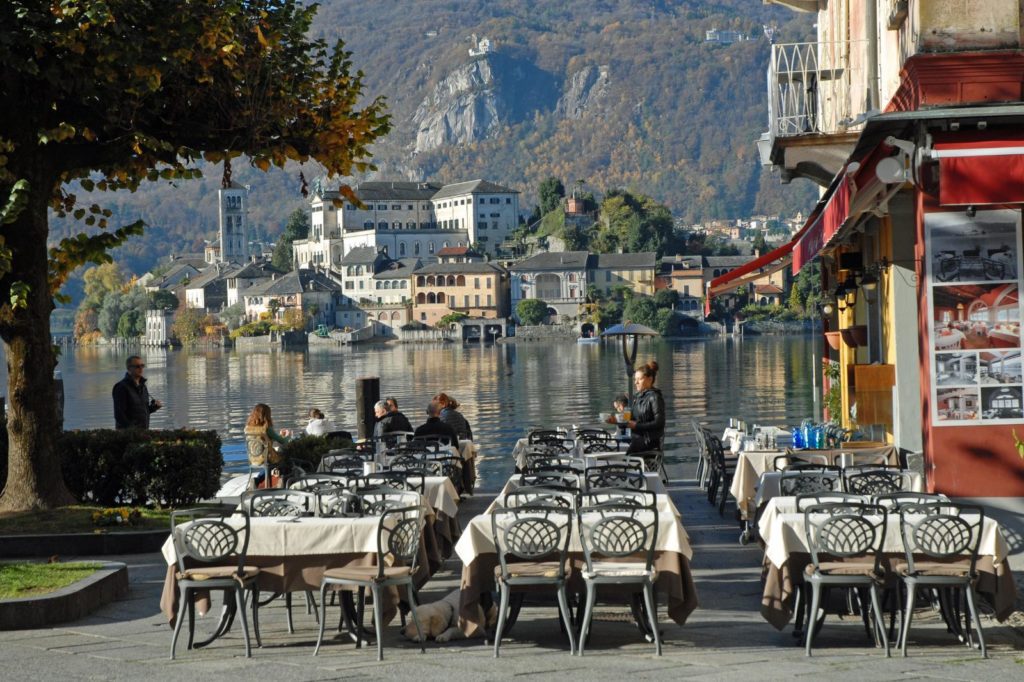 Cafe scene in Italy